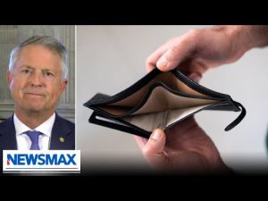 Read more about the article Dems frustrated they can’t spend your money during shutdown: Sen. Roger Marshall | Wake Up America