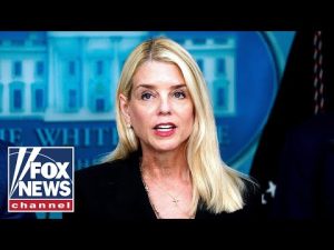 Read more about the article NEW: Pam Bondi WARNS Dems over ‘master’ ICE tracker