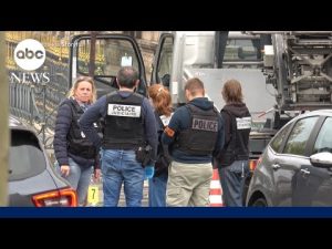 Read more about the article New evidence collected from scene of the Louvre heist