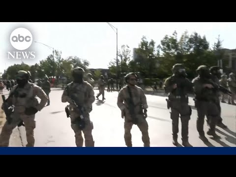 You are currently viewing DHS says federal agents shot armed woman in Chicago