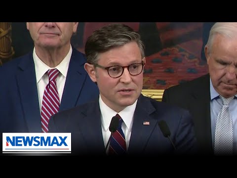 You are currently viewing Mike Johnson: Democrats have walked their party off a cliff