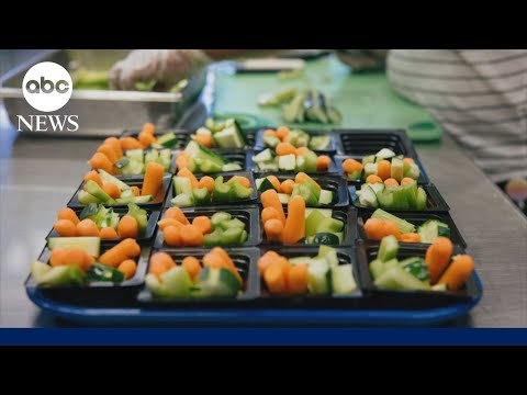 You are currently viewing Feeding America helping families struggling to find food