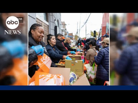 You are currently viewing NYC food bank helping federal workers and SNAP recipients during shutdown