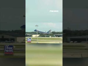 Read more about the article GAME TIME: Trump departs Florida en route to football game #shorts #trump #usa #us