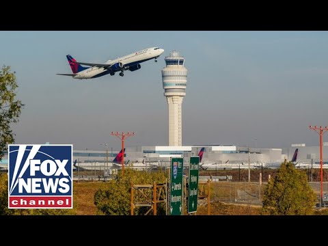 You are currently viewing Air traffic controllers hold urgent briefing amid government shutdown