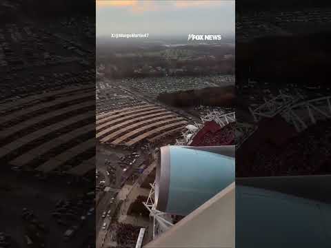 You are currently viewing WATCH: Air Force One SOARS over NFL stadium ahead of Trump’s arrival #trump #NFL #us #airforceone