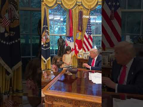 Read more about the article ‘My name is Donald’: Trump greets young visitors in the Oval Office
