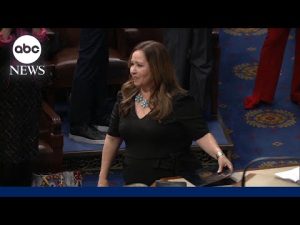 Read more about the article “At long last I get to actually do my job,” Rep. Grijalva sworn in after 50 days