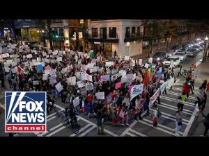 Read more about the article LIVE: Protesters flood Charlotte after DHS crackdown arrests 200+ in ‘Operation Charlotte’s Web’