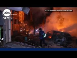 Read more about the article Russia strikes Ukraine as US Army secretary arrives in Kyiv