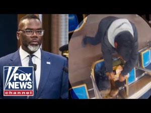 Read more about the article Chicago mayor downplays HORRIFIC train attack: Not a ‘trend’