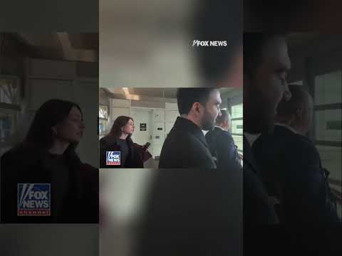 You are currently viewing NEW: Zohran Mamdani arrives in DC ahead of his meeting with President Trump #shorts