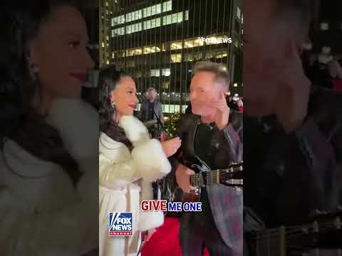 Read more about the article HOLIDAY HARMONY: Chris Tomlin shares his favorite Christmas song #shorts #foxnews #news #us