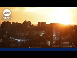 Read more about the article Russia launches barrage of missiles at Kyiv amid peace talks