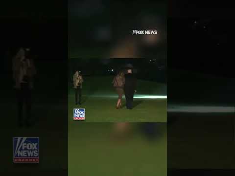 Read more about the article JUST IN: President Trump and first lady Melania Trump en route to Florida for Thanksgiving #shorts