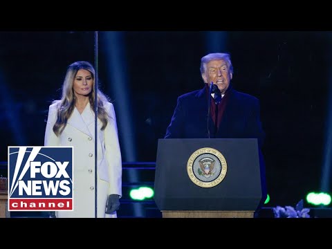 You are currently viewing Trump, Melania attend National Christmas Tree lighting