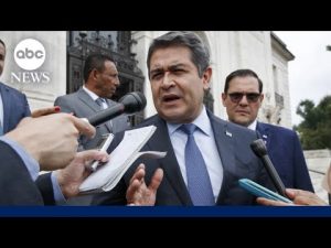 Read more about the article Trump pardons former Honduran president