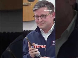 Read more about the article Trump ROASTS Dem at Tennessee rally: ‘How the HELL can you elect’ her?! #shorts #foxnews #politics