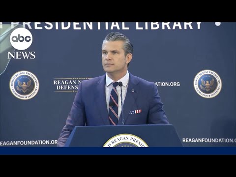 You are currently viewing Hegseth defends 2nd boat strike, supports admiral