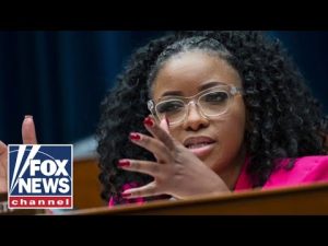 Read more about the article Crockett weighing Senate run, announcement could come Monday