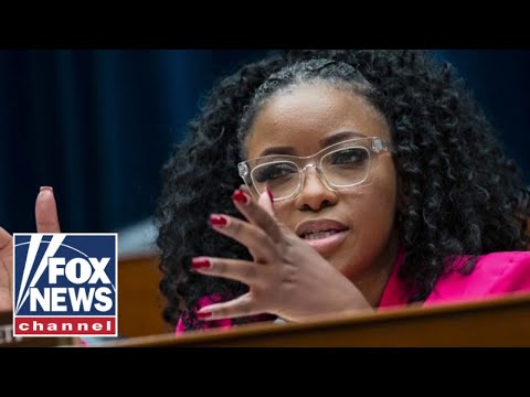 You are currently viewing Crockett weighing Senate run, announcement could come Monday