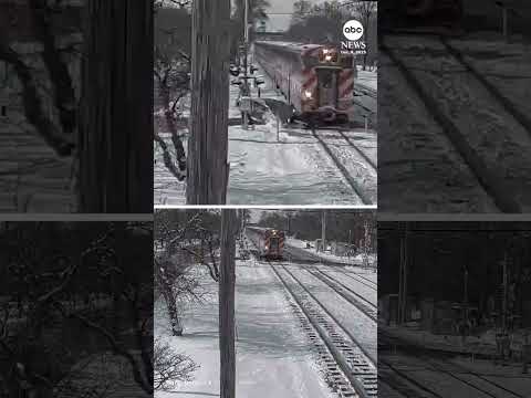 You are currently viewing Commuter trains hits vehicle in Chicago suburbs