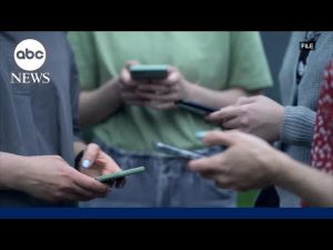 Read more about the article Why did Australia ban social media for kids under 16?