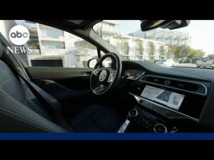 Read more about the article Waymo argues its robotaxi safety record far outweighs mistakes