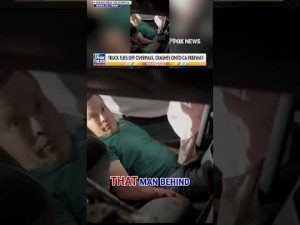 Read more about the article SHOCKING video: Pickup truck flies off California overpass #shorts #foxnews #viral