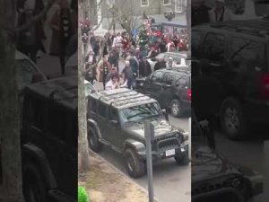 Read more about the article ‘DECK’ THE HALLS: Street brawl breaks out during Christmas celebration #shorts #fox #us