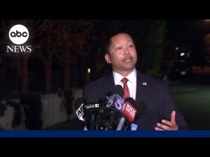 Read more about the article LAPD holds press conference after 2 people found dead at Rob Reiner’s home