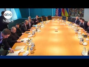 Read more about the article US officials meet with Zelenskyy for new round of peace talks