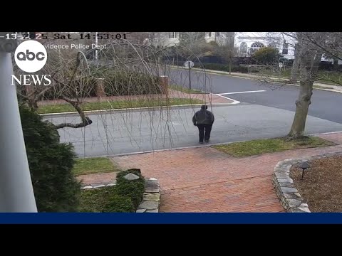 You are currently viewing New images released of person of interest in Brown University shooting