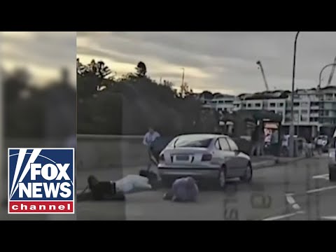 You are currently viewing LIVE: Australia says Bondi Beach massacre was ISIS-inspired — new details in terror investigation