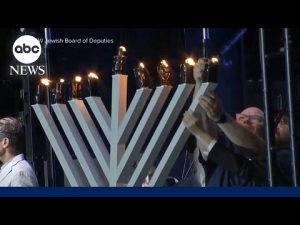 Read more about the article Gathering honors victims and survivors of Bondi Beach attack