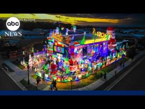 Read more about the article Australian home’s epic Christmas light display returns