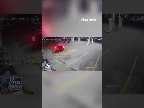 You are currently viewing WATCH: Masked thieves ram a stolen SUV into a 7-Eleven #shorts #us #news #fox