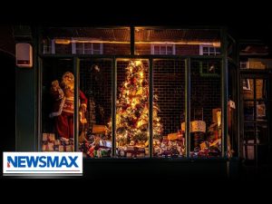 Read more about the article The joys and challenges of holiday shopping | The Right Squad