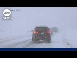 Read more about the article Winter storms hit as post-Christmas travel rush begins