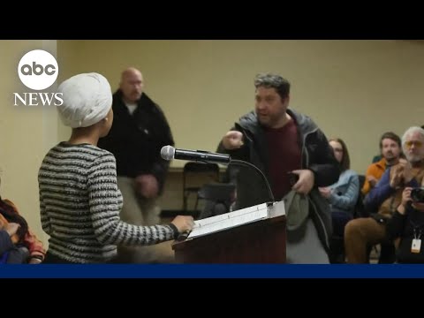 You are currently viewing Man arrested after spraying Rep. Omar with unknown liquid during town hall: Police