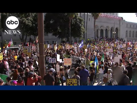 You are currently viewing Massive crowds from California to New York turn out to protest ICE crackdowns