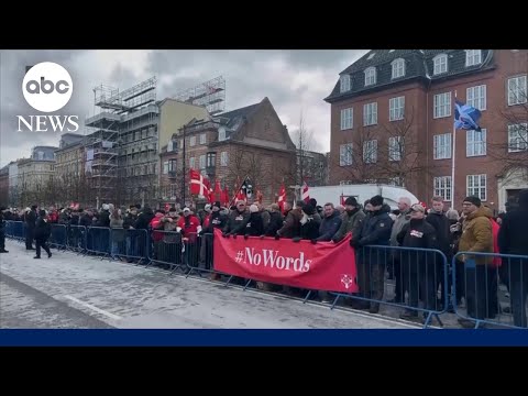 You are currently viewing Danish veterans protest Trump outside of US embassy in Copenhagen