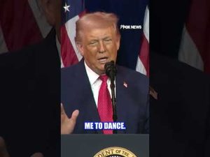 Read more about the article MAKE AMERICA GROOVE AGAIN: Trump on what the first lady thinks about his dancing #shorts #trump #fox
