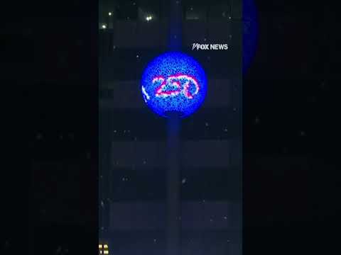 You are currently viewing SEE IT: Times Square’s NYE celebration gets a patriotic makeover #fox #foxnews #newyear #nyc