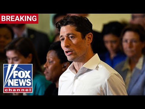 You are currently viewing Minneapolis mayor to ICE: ‘GET THE F— OUT’