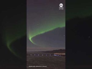 Read more about the article Northern lights shimmer in skies over Greenland