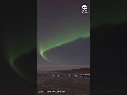 You are currently viewing Northern lights shimmer in skies over Greenland