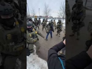 Read more about the article NEW: Man arrested after allegedly spitting on a federal agent #federal #shorts #agent #arrest