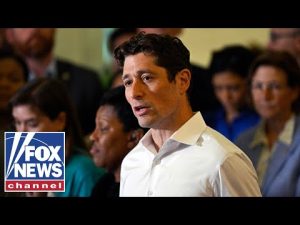 Read more about the article WATCH LIVE: Minneapolis Mayor Jacob Frey speaks after ICE shooting