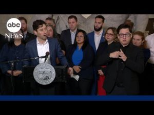 Read more about the article FULL REMARKS: Minneapolis mayor: ‘ICE is trying to divide us and tear us apart’